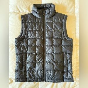 Marmot kids puffer vest sz XS